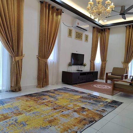 Homestay Greenway Pasir Gudang Exterior photo