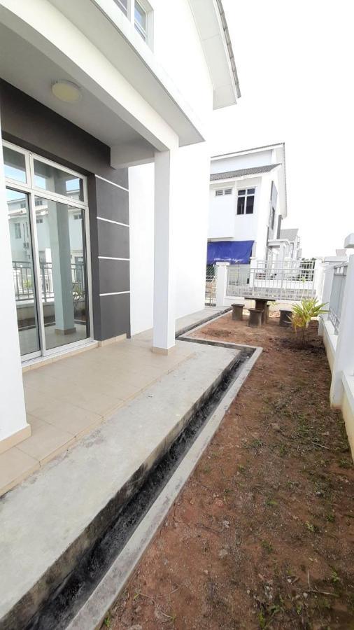 Homestay Greenway Pasir Gudang Exterior photo