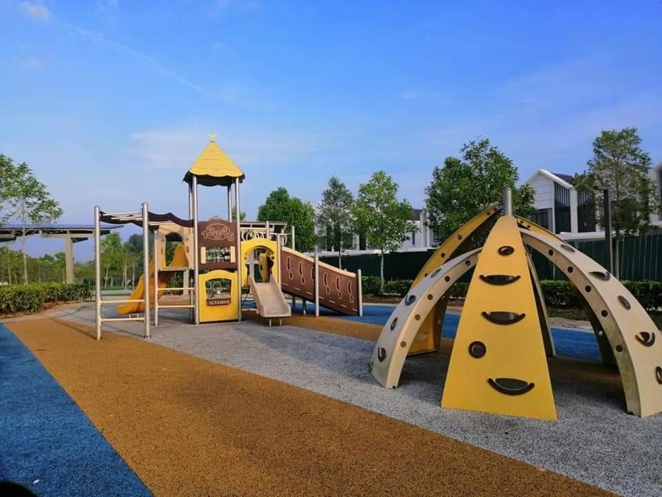 Homestay Greenway Pasir Gudang Exterior photo